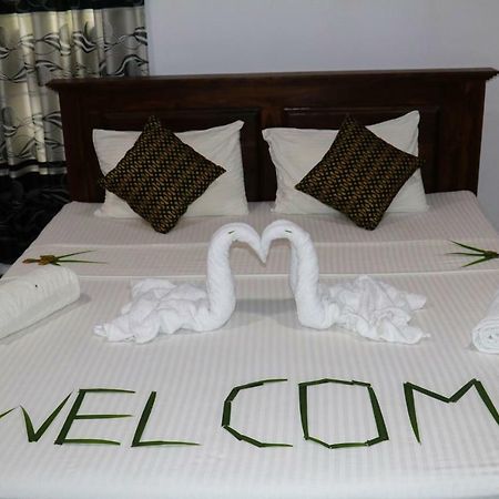 Deshani Holiday Inn Dambulla Exteriör bild