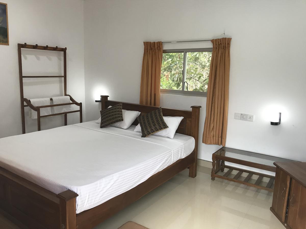 Deshani Holiday Inn Dambulla Exteriör bild