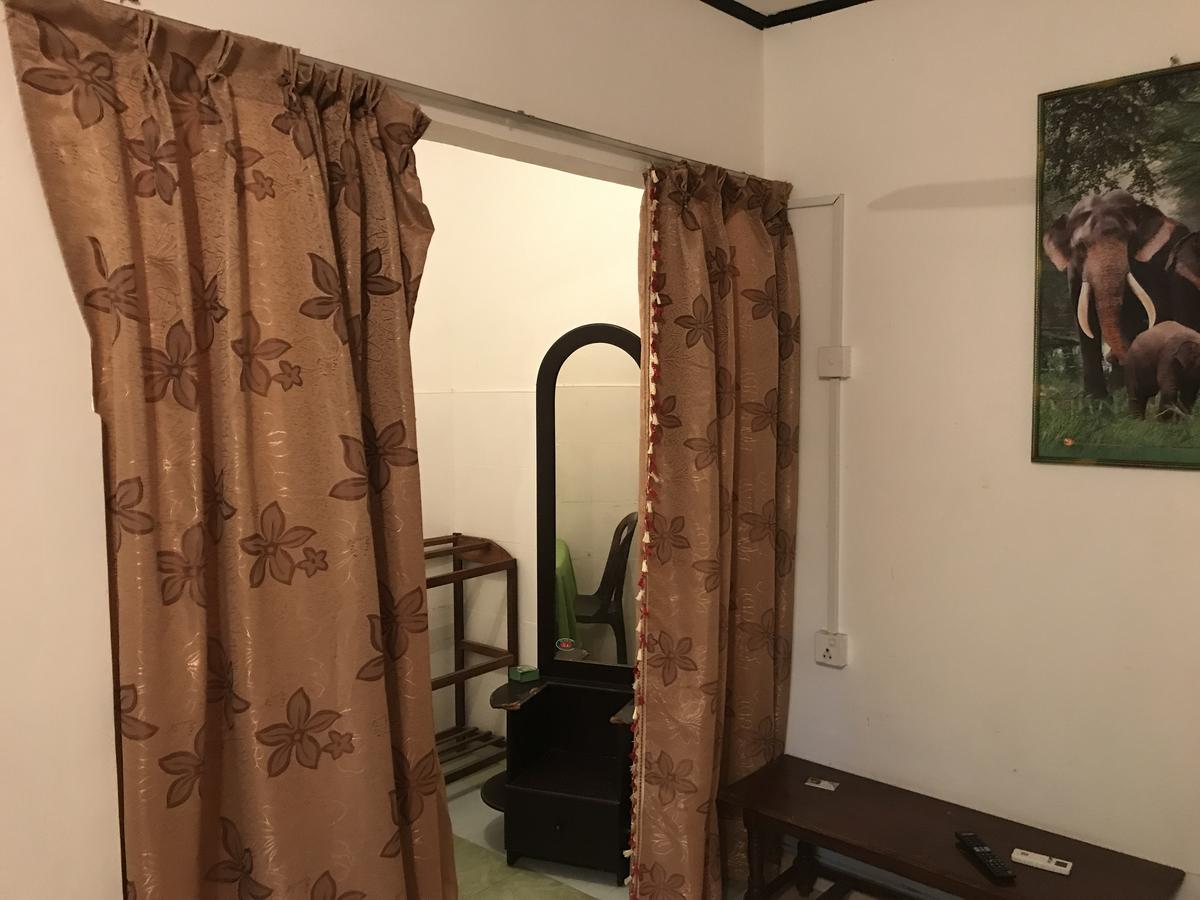 Deshani Holiday Inn Dambulla Exteriör bild