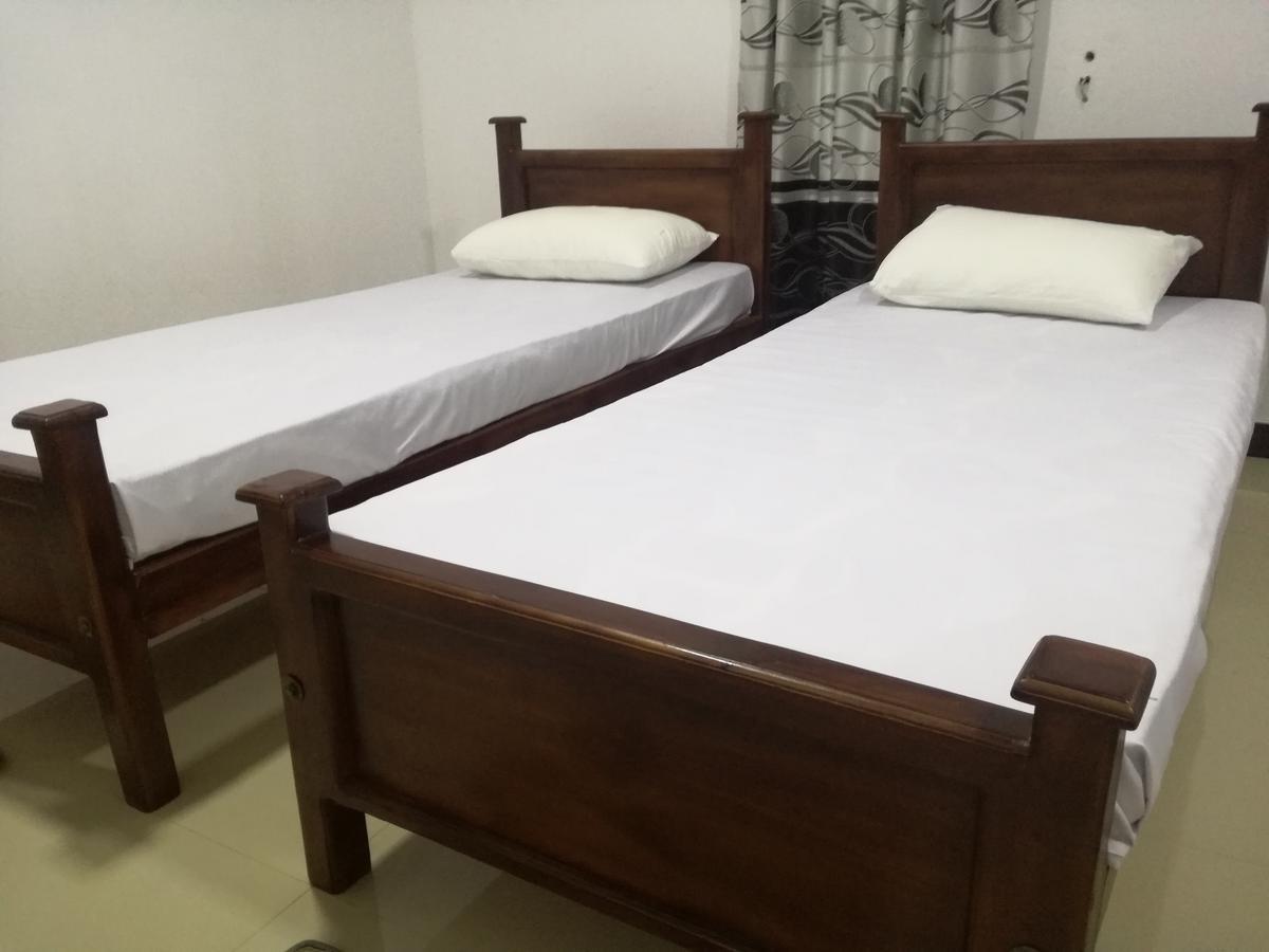 Deshani Holiday Inn Dambulla Exteriör bild