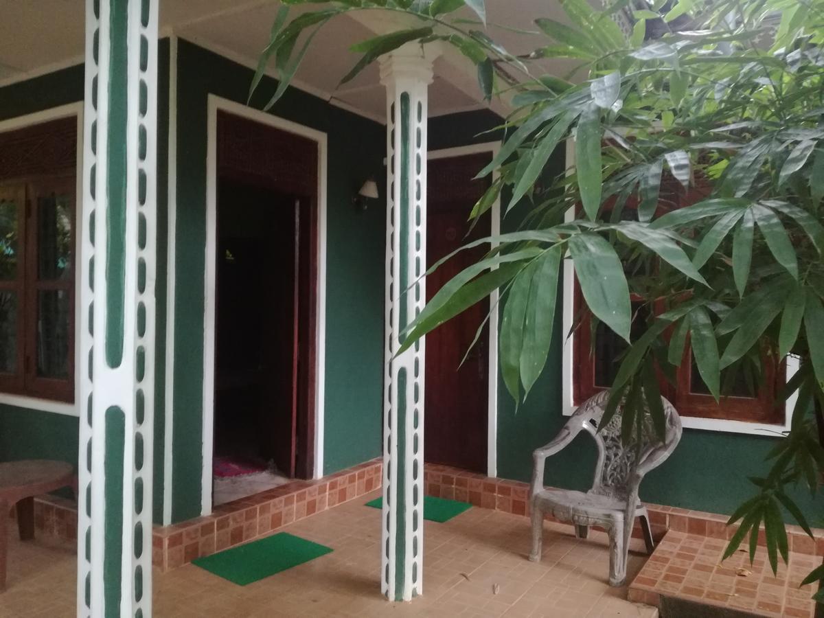 Deshani Holiday Inn Dambulla Exteriör bild
