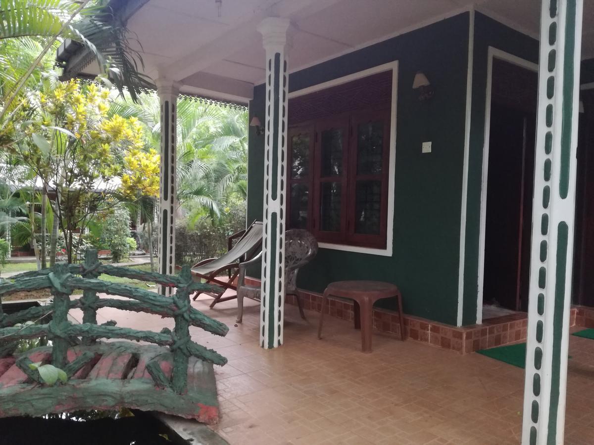 Deshani Holiday Inn Dambulla Exteriör bild