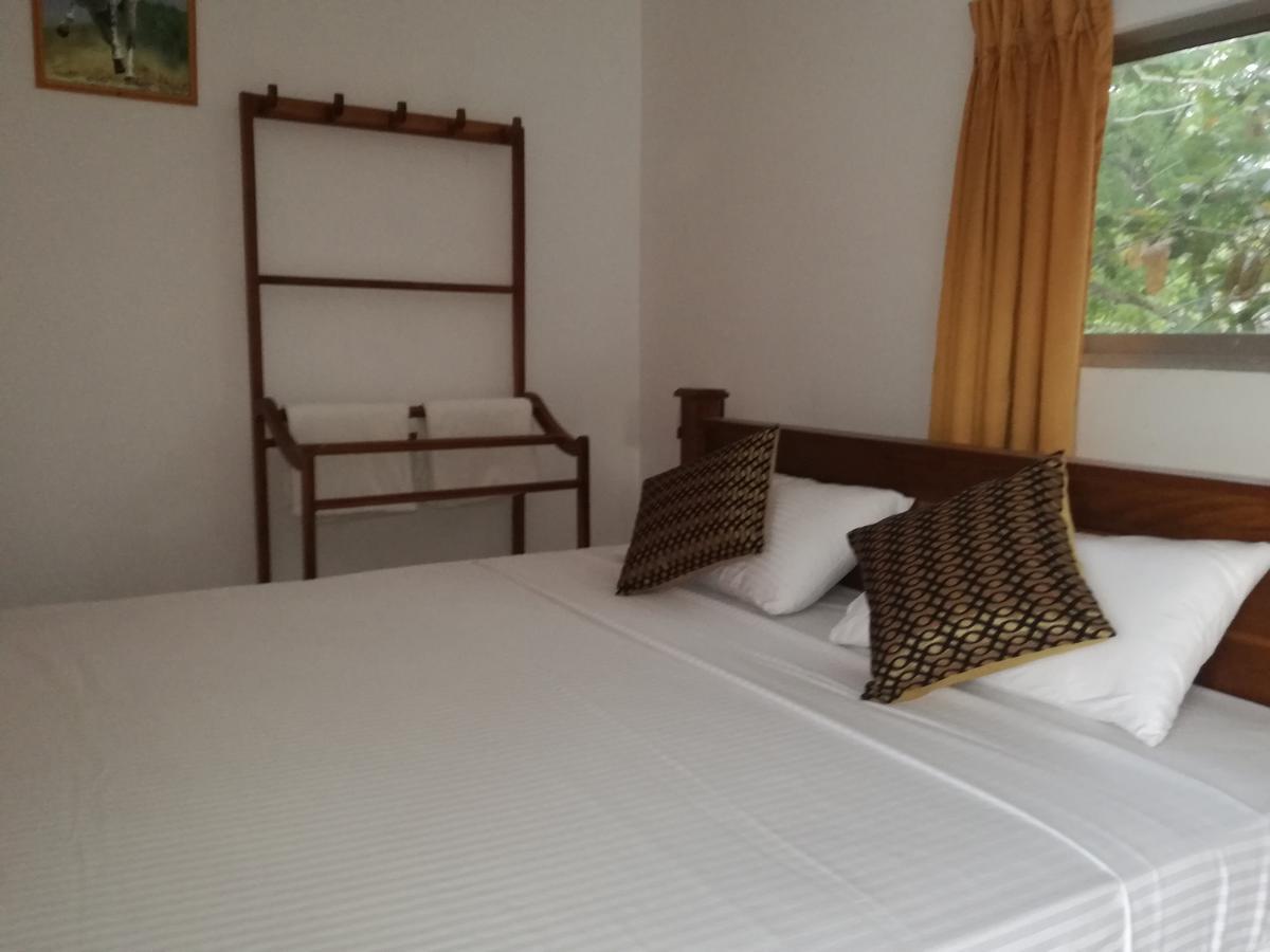 Deshani Holiday Inn Dambulla Exteriör bild