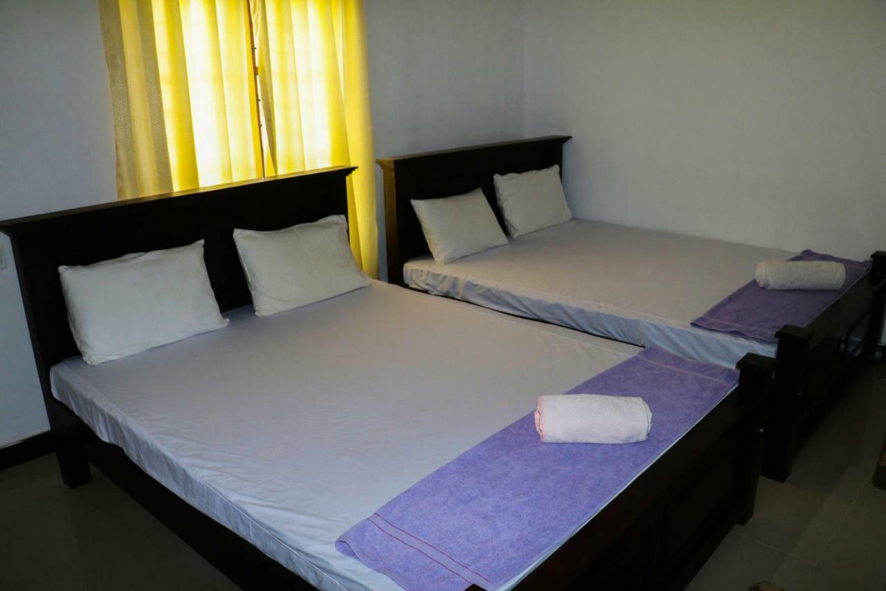 Deshani Holiday Inn Dambulla Exteriör bild