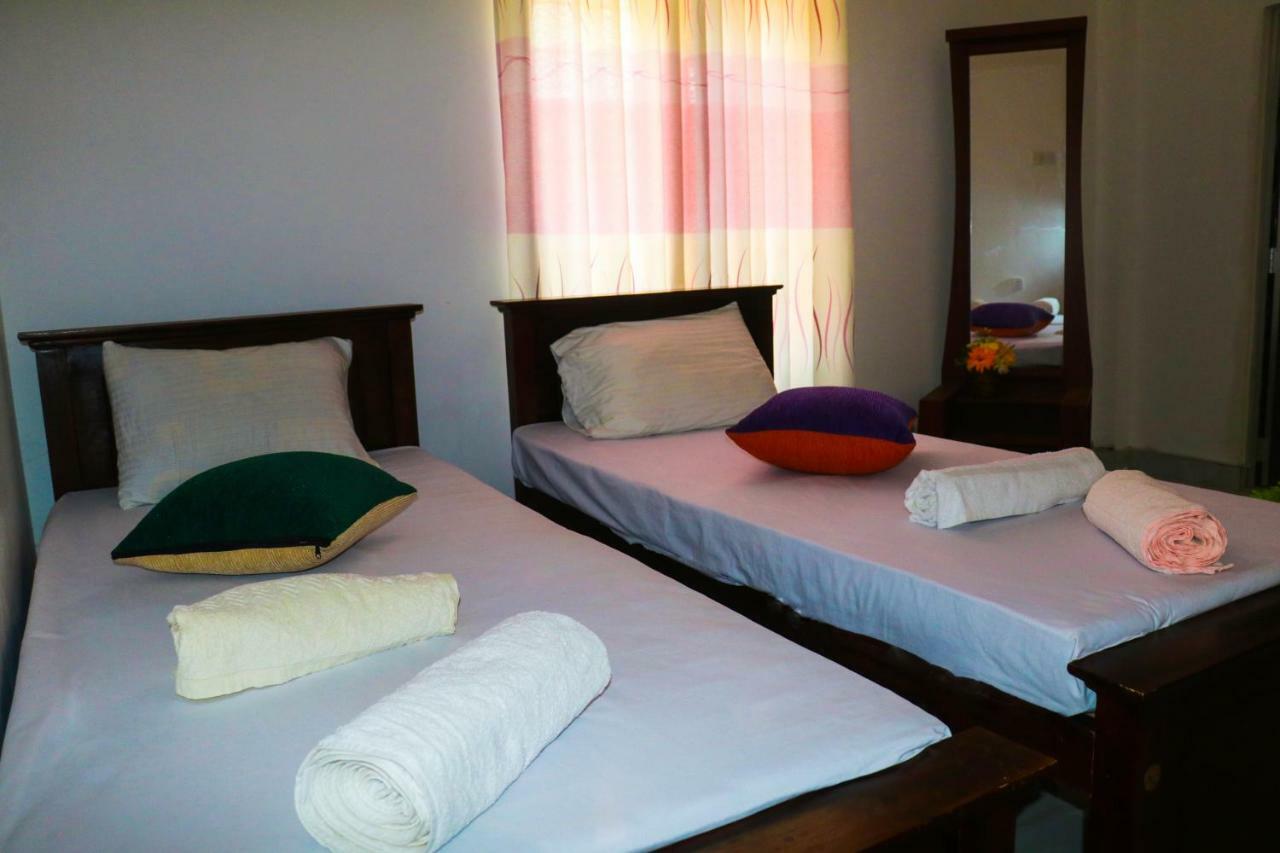 Deshani Holiday Inn Dambulla Exteriör bild