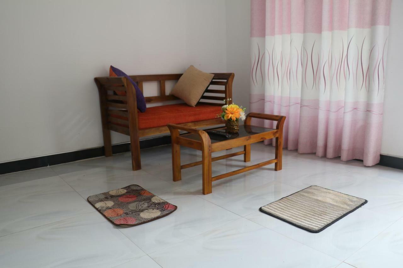 Deshani Holiday Inn Dambulla Exteriör bild
